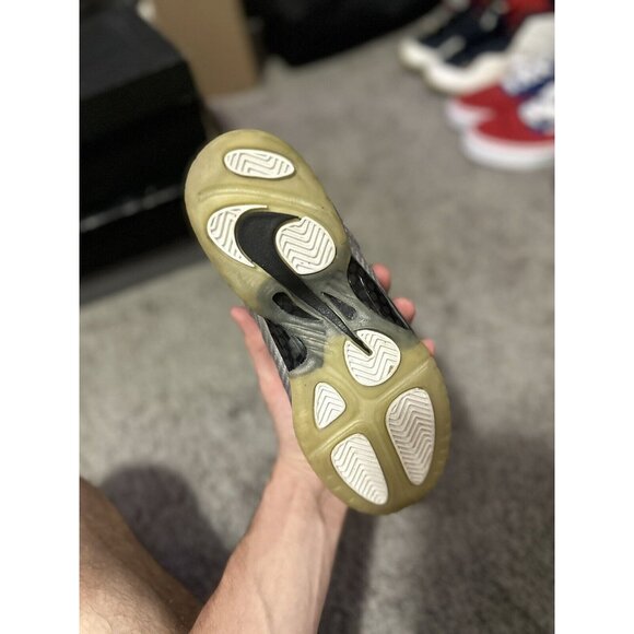 Nike Air Foamposite Pro Silver Surfer 2017 Size 3 Women's 4.5 - Picture 3 of 3